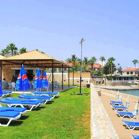 Гостевой дом Seafront Silver Waves Mini & Restaurant & Pool