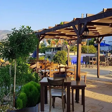 Seafront Silver Waves Mini & Restaurant & Pool Guest house Kyrenia (Northern Cyprus)